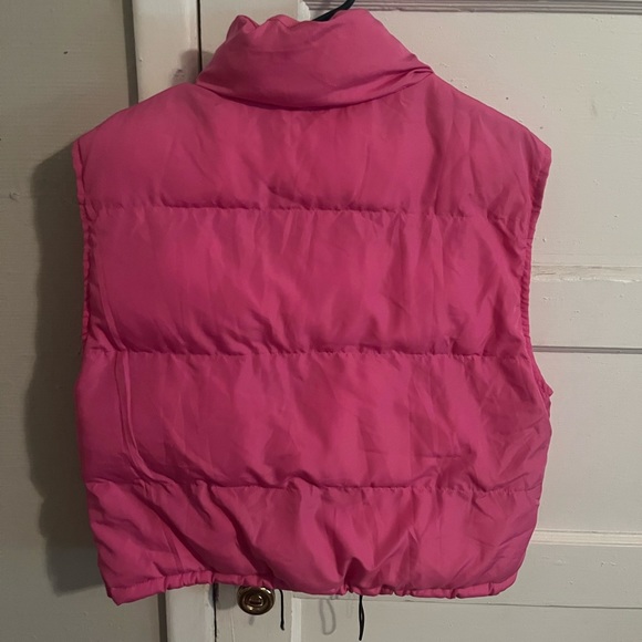 Bright pink puffer vest sz small - Picture 2 of 8